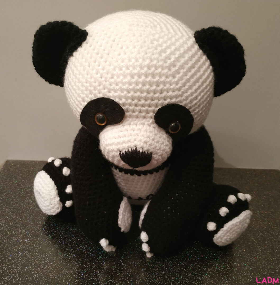 Doudou panda au crochet